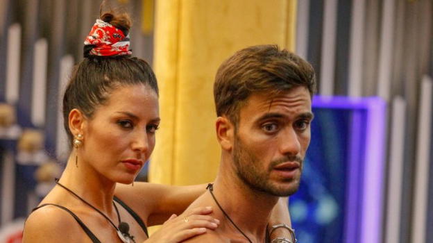 Grande Fratello Vip, Elisabetta Gregoraci e Pierpaolo Pretelli si sarebbero salvati grazie a delle email fasulle