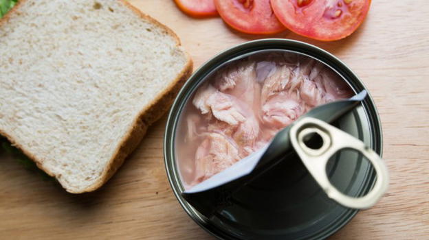 L’olio del tonno in scatola è buono da mangiare e fa bene