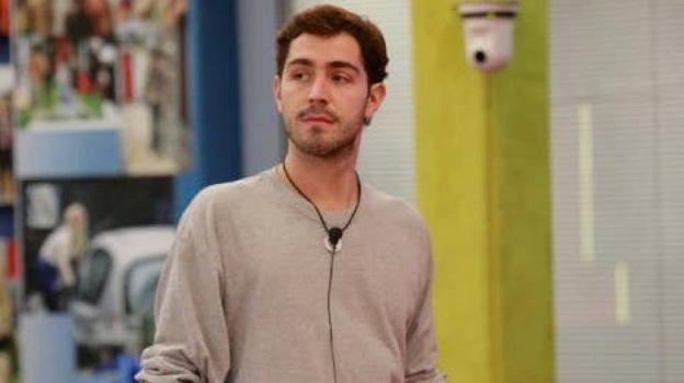 GF Vip, perché a Tommaso Zorzi viene riservato poco spazio? Signorini risponde alle critiche: "L’ho voluto io"