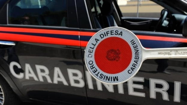Rimini: lo scooter rubato ha ancora il bloccasterzo, ladro si schianta di fronte ai carabinieri