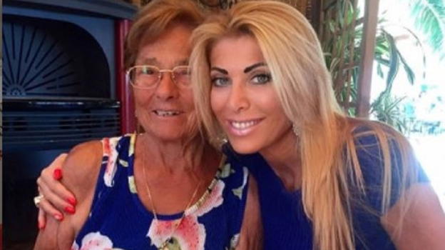 U&D, grave lutto per Anna Tedesco. Il saluto alla madre: "Ora capisco perché mi dicevi di essere forte"