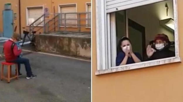 Amore ai tempi del Covid: alpino 81enne commuove il web con una serenata alla sua amata ricoverata per il virus