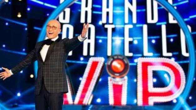 Grande Fratello Vip, Alfonso Signorini conferma lo slittamento della finale