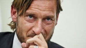 Coronavirus, polmonite bilaterale per Francesco Totti: le condizioni dell’ex calciatore