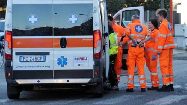 Mamma tenta il suicidio col gas portando i bambini con sé: figli evitano la strage