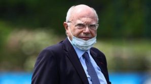 Vaccino anti-Covid, secondo Massimo Galli non si possono escludere effetti collaterali tra 10 anni