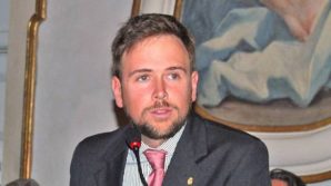 Consigliere si dimette dopo la bufera su una sua frase: