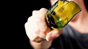 Australia: 26enne aggredito con una bottiglia rotta per difendere la fidanzata. Muore per le gravi ferite riportate
