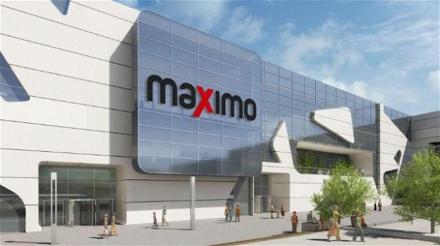 Centro commerciale Maximo apre i battenti: fila interminabile per visitare lo store della Primark