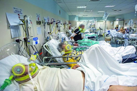 Ospedali a Torino pieni: non sanno dove mettere le barelle