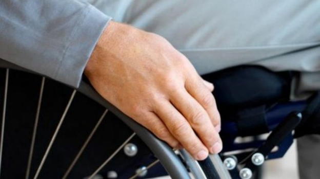Brindisi, ragazzo disabile vive in una casa comunale da tre settimane senza acqua calda