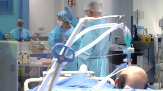 Puglia, un medico al paziente in fin di vita: "Tra dieci minuti muori"
