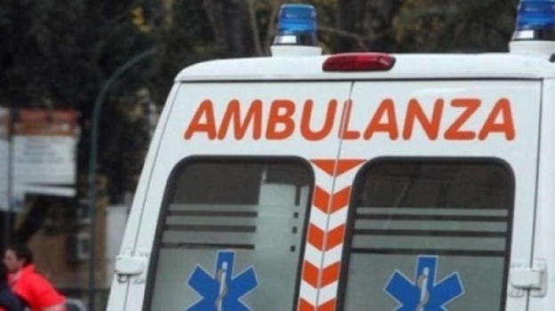 Ancona: dimessa dall’ospedale, anziana viene investita da un’ambulanza