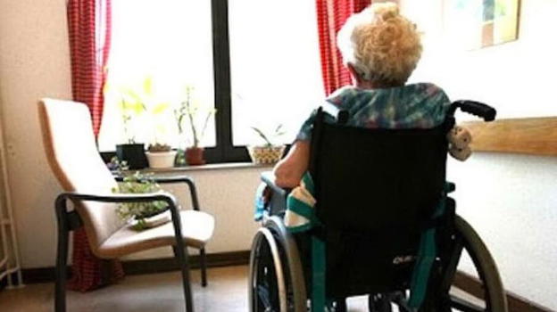 Arriva la circolare di Natale: ci si potrà spostare per far visita a parenti e amici non autosufficienti