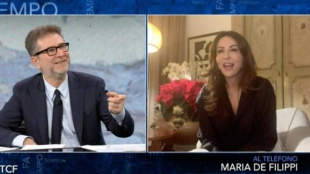 Che tempo che fa, Sabrina Ferilli ospite: "Maria mi perseguita". La De Filippi interviene al telefono