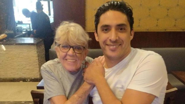 Pensionata 80enne sposa il compagno 35enne: "Non sta con me per soldi"