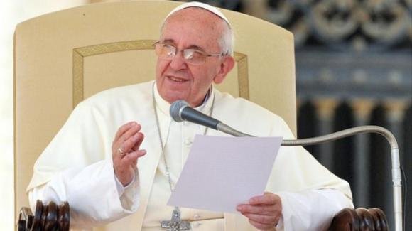 Papa Francesco: "Anche chi si dice ateo, prega"