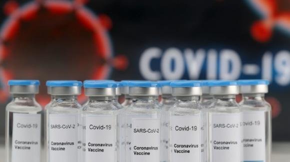 Vaccino Covid-19 in Russia: "Non bevete alcol per due mesi o non sarete immuni"