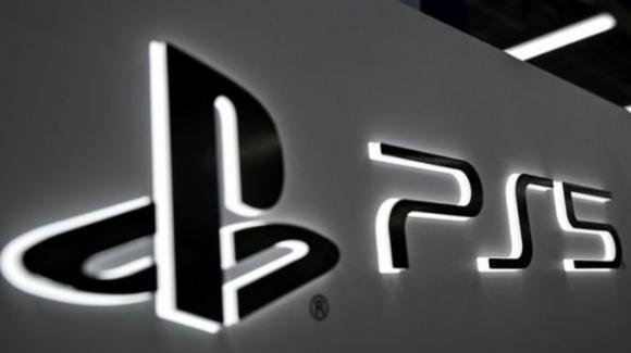 PlayStation 5 "vendute" a prezzi stracciati sul web: "Chi abitava qui vendeva banane"