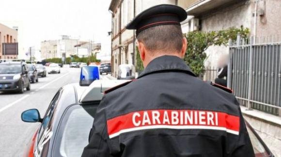 24enne viola il coprifuoco e minaccia i carabinieri: denunciato