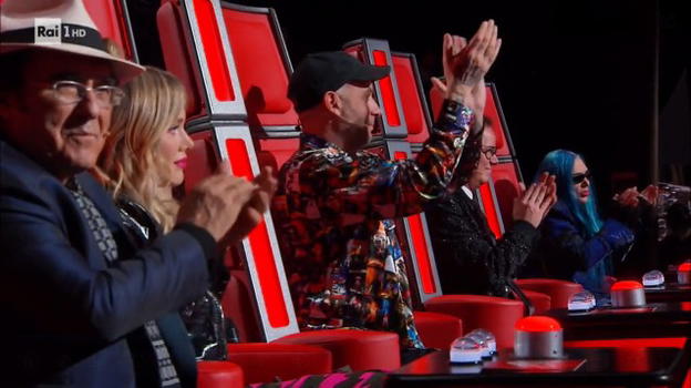 Ascolti TV: il GF Vip perde nuovamente contro The Voice Senior e un ex concorrente lancia una frecciatina al programma
