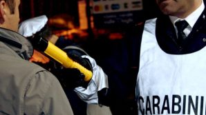 Ancona: torna a casa ubriaco e suona il citofono a ripetizione, ma non abitava più lì