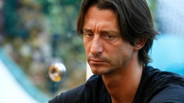 "Live – Non è la D’Urso", Francesco Oppini in lacrime davanti alle foto della ex