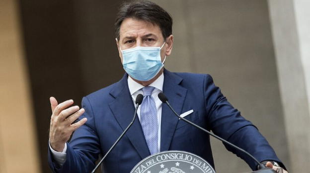 "Dpcm incostituzionale": due studenti di Varese depositano un esposto contro Giuseppe Conte