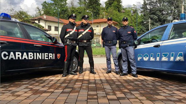 Blocco di cemento e ferro si stacca da un palazzo: gravemente ferita una 30enne