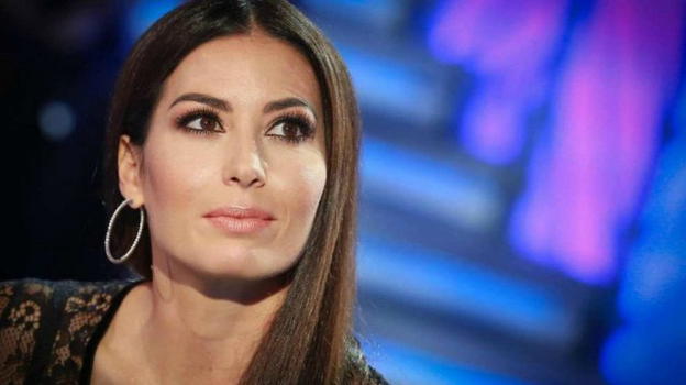 Disavventura nella notte per Elisabetta Gregoraci: la showgirl chiama i pompieri