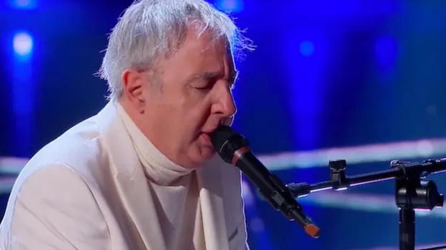 The Voice Senior 2020: Erminio Sinni è il vincitore. Il team di Loredana Bertè abbraccia la vittoria