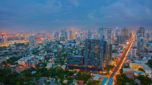 Thailandia, grosso focolaio al mercato del pesce di Bangkok: 548 persone positive