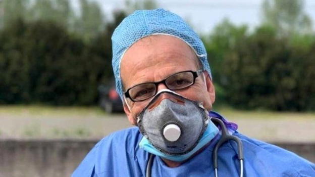 Muore per Covid il medico Filippo Fard: l’ultimo addio al suono delle sirene delle ambulanze