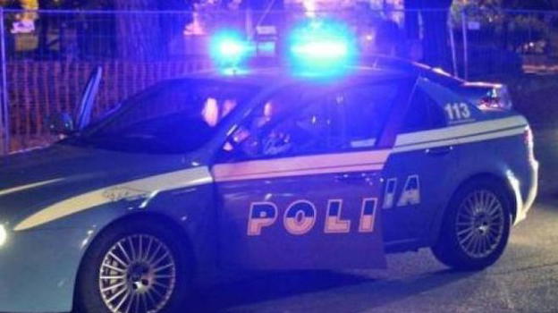 Uccide il compagno di stanza malato di Covid con una bombola di ossigeno: "Pregava troppo"