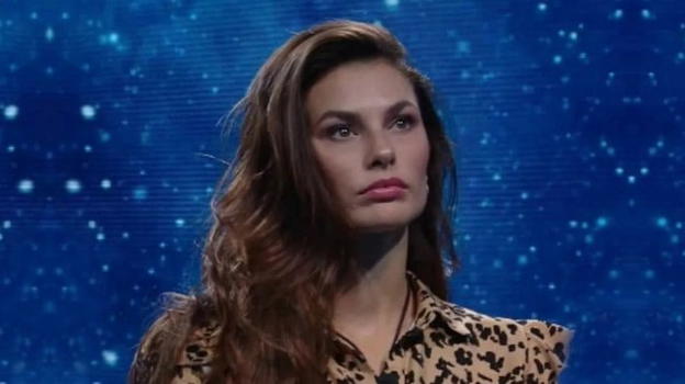 GF Vip, gossip su Dayane Mello: avrebbe una relazione segreta con un’altra donna