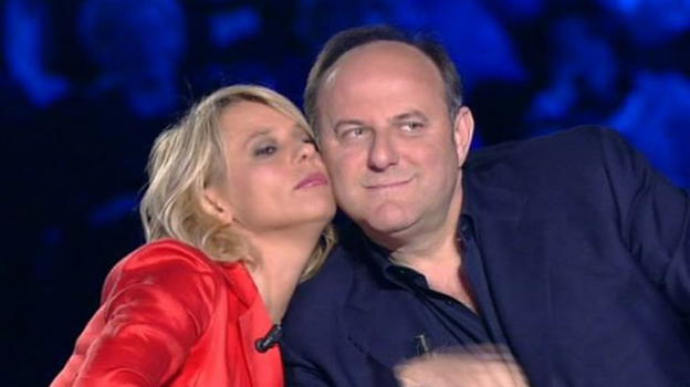 "Verissimo", Maria De Filippi parla della positività al Covid di Gerry Scotti: "L’ho sentito spaventato"