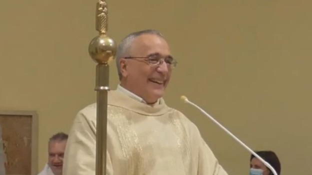 Esorta i fedeli a bere vino a Natale: don Pietro Cesena ricoverato in ospedale per Covid