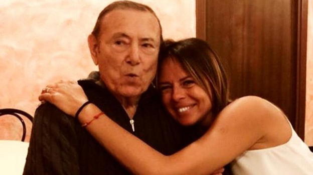 Lutto per conduttrice Paola Perego: il papà Pietro è morto di Covid