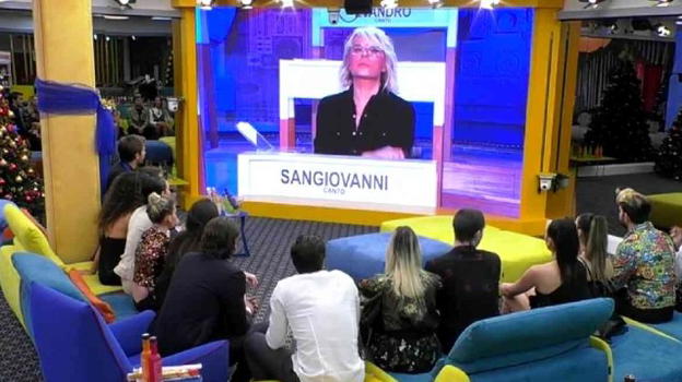 GF Vip, Maria De Filippi non saluta Sonia: le ipotesi del web