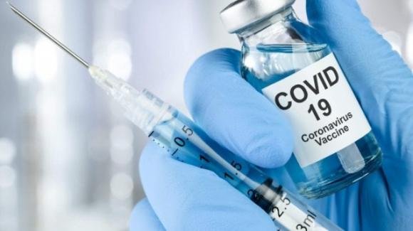 Spagna: infermiera risulta positiva al Covid dopo aver ricevuto la prima dose di vaccino