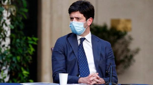 Covid-19, Roberto Speranza: "Coprifuoco resterà anche dopo il 6 gennaio"