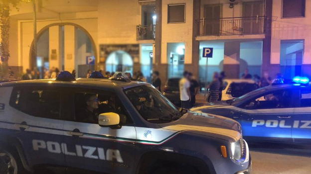 Il Capodanno dei ribelli: feste in ristoranti, garage e attici di lusso