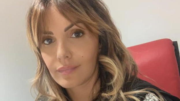 Avvocatessa muore a 45 anni per leucemia fulminante: il suo ultimo straziante messaggio su Facebook