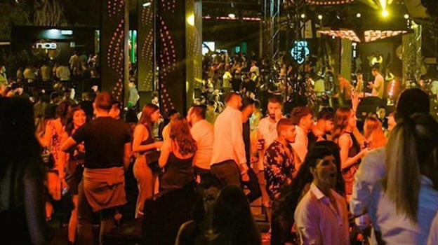 Festa "abusiva" a Brindisi in una casa: individuate 20 persone, tra di loro forse un positivo al Covid