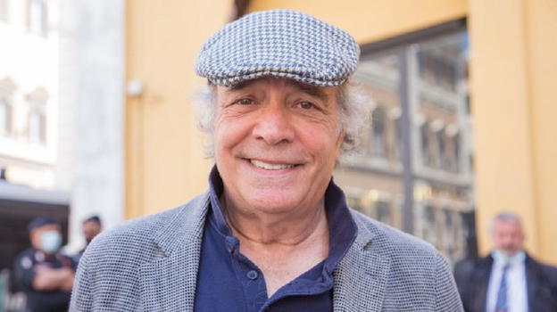 Covid-19, minacce di morte a Enrico Montesano: "Ho dato mandato ai miei legali"