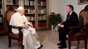 Papa Francesco intervistato da Canale 5, dice