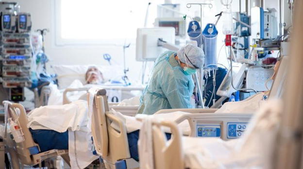 Paternò, il Covid porta via padre, madre e fratello: parte la gara di solidarietà per i 2 sopravvissuti della famiglia