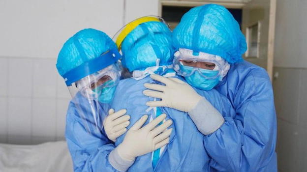 Infermieri "abbracci-ati" dal Mulino Bianco