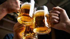 Il Covid-19 cambia le abitudini: a Firenze pub aperti dal primo pomeriggio come a Londra