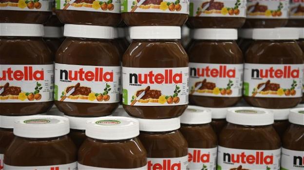 Due giovani svaligiano un supermercato portando via 86 barattoli di Nutella: uno di loro arrestato